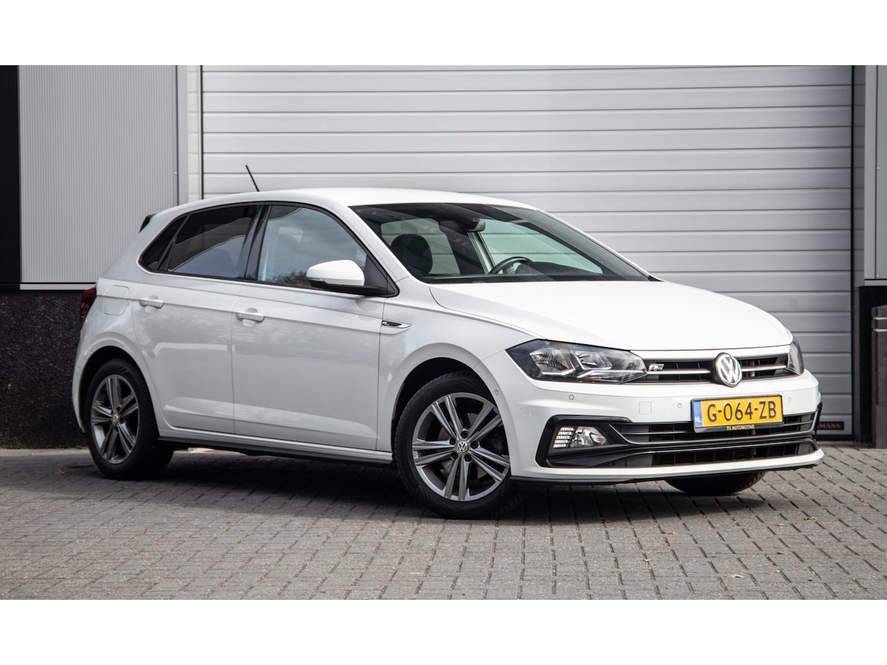 Volkswagen Polo - 1.5 TSI R-Line Highline Business / Trekhaak / Apple Carplay - AutoWereld.nl