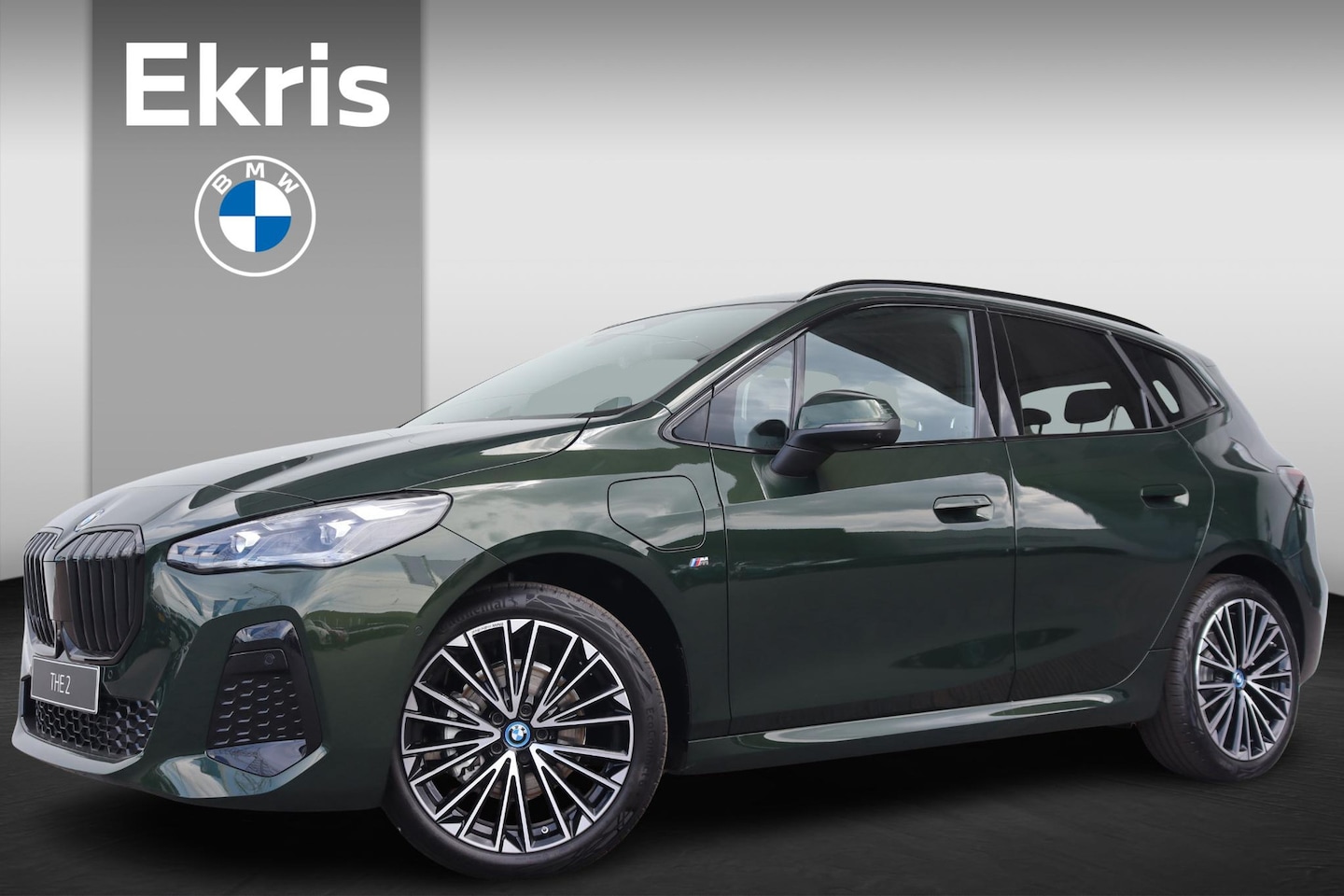 BMW 2-serie Active Tourer - 225e xDrive | M Sportpakket / Trekhaak / Driving Assistant Professional / Head-up / Rondom - AutoWereld.nl