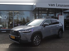 Toyota Corolla Cross - 2.0 HYBRID 200 STYLE STOELVERW. EL-ACHTERKLEP NAVI PARK-SENSOREN BLISS LED 18"LMV PRIVACY