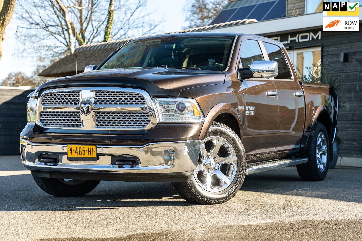 Dodge Ram 1500 - 5.7 V8 Quad Cab 6'4 I LPG I Panoramadak I Trekhaak I Fantastische kleur I Leder I Stoelkoe - AutoWereld.nl