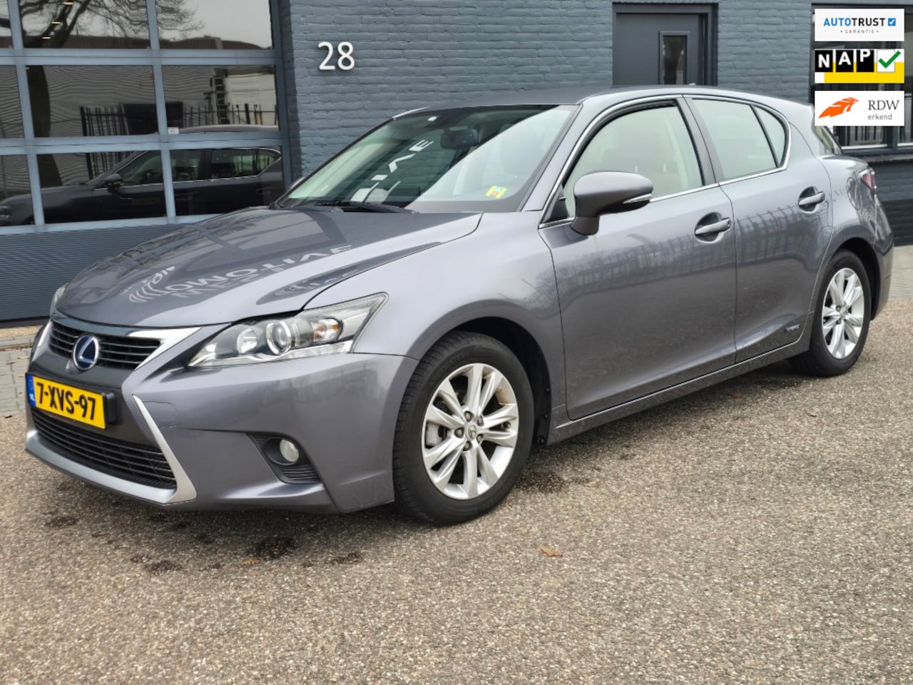 Lexus CT 200h - Business Line LEDER NED AUTO MET NAP EN BOEKJES - AutoWereld.nl