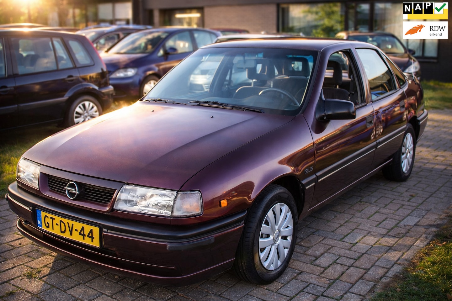 Opel Vectra - 1.8i GLS AUTOMAAT 172.000 NAP! Youngtimer Trekhaak NAP APK - AutoWereld.nl