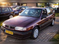 Opel Vectra - 1.8i GLS AUTOMAAT 172.000 NAP Youngtimer Trekhaak NAP APK
