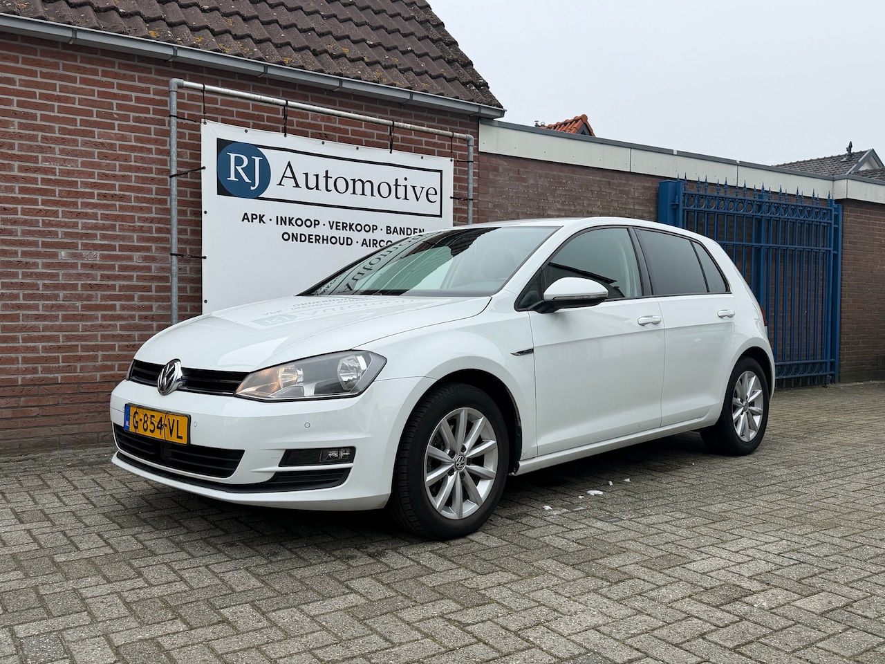 Volkswagen Golf - 1.4 TSI Bns Ed. Con NIEUWE APK/CLIMA/NAVI - AutoWereld.nl