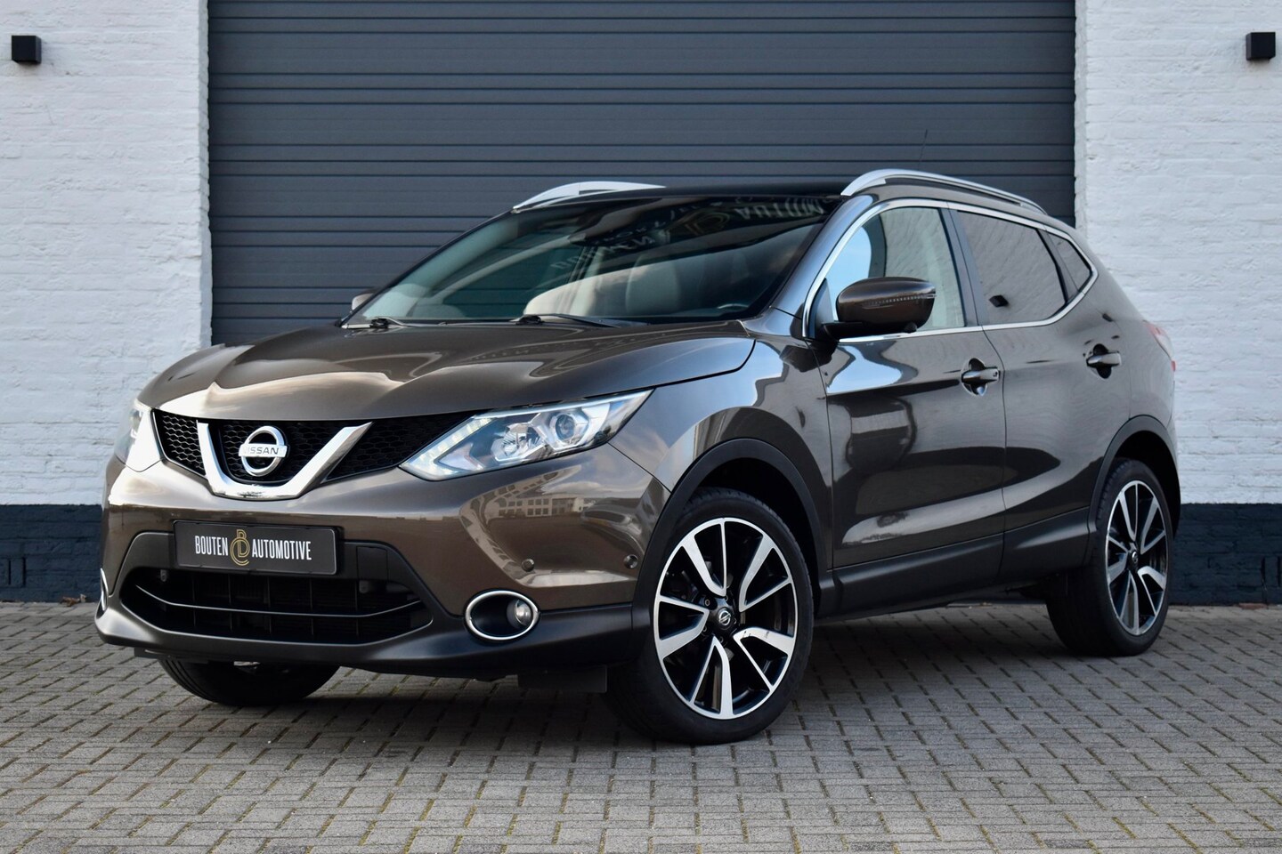 Nissan Qashqai - 1.2 Tekna | 1e eigenaar | Pano | 360cam | Leder | - AutoWereld.nl