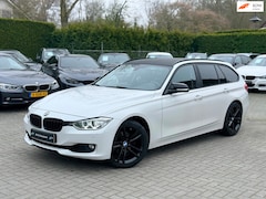 BMW 3-serie Touring - 320i High Executive|Ketting vervangen|Trekhaak|Leder|Automaat|Climate control|Cruise contr