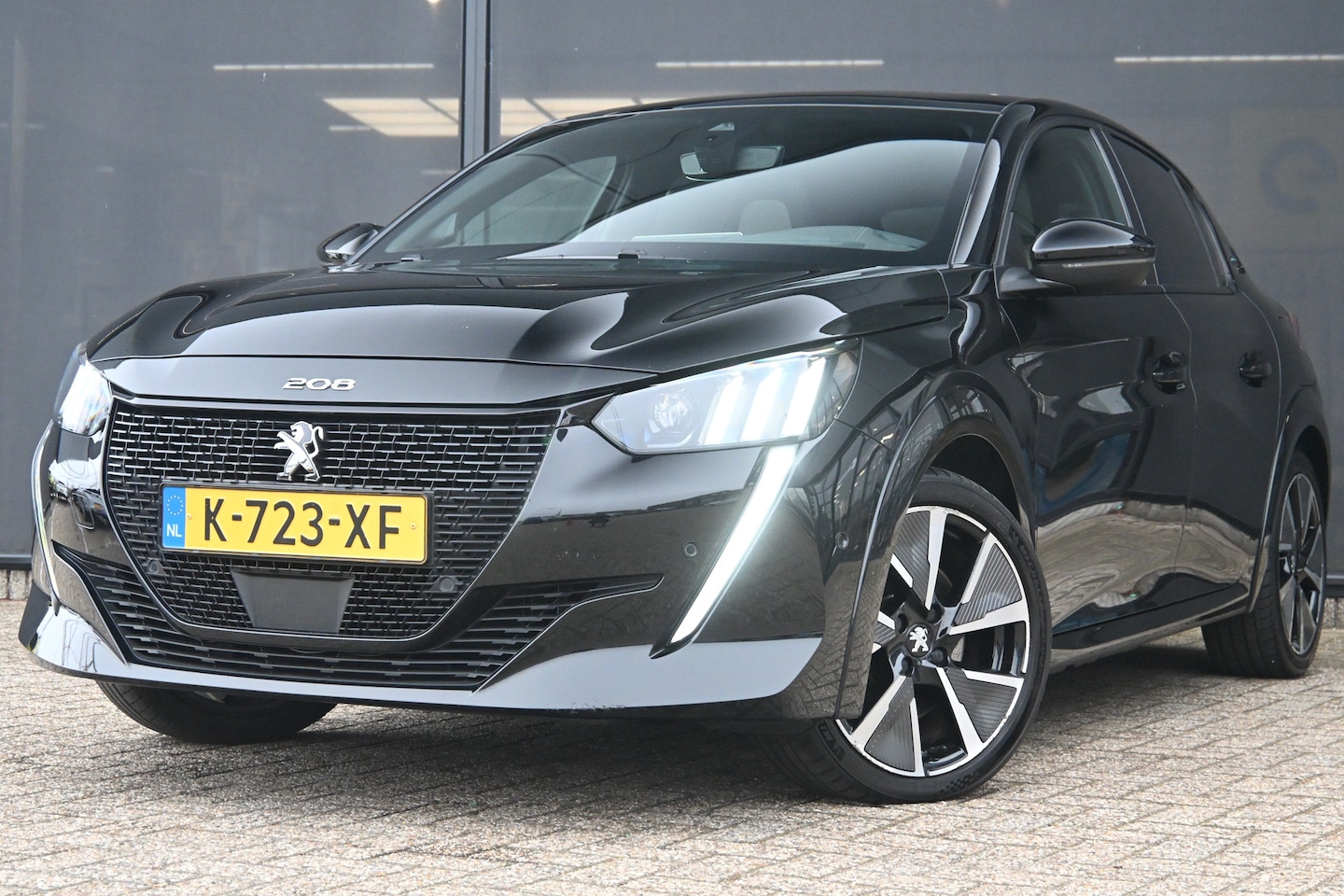 Peugeot e-208 - EV GT Pack 50kWh 3 Fase | Panoramadak | Adaptive Cruise | Stoelverwarming | Alcantara | Le - AutoWereld.nl