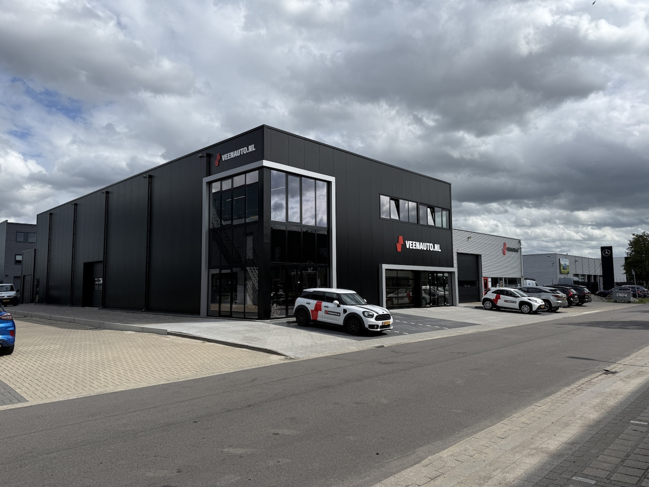 MINI Countryman - 2.0 Cooper SE ALL4 Pano/Leder/H&K/Camera/elec stoel - AutoWereld.nl