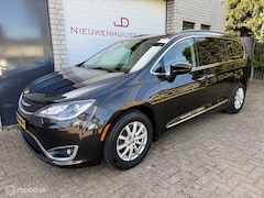 Chrysler Pacifica - 3.6 V6, 7 pers, leder, navi, 119.394km