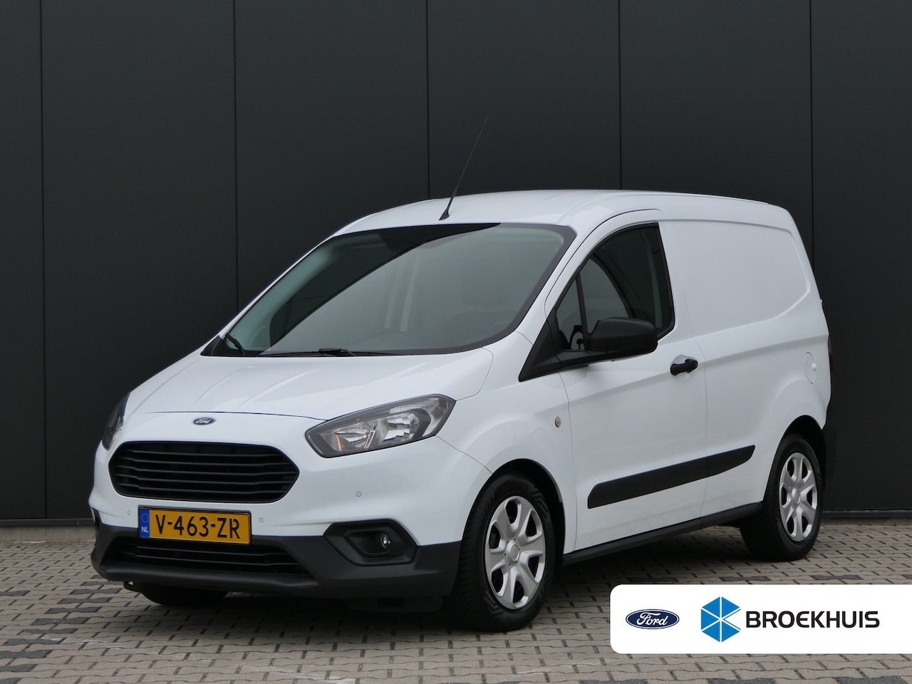Ford Transit Courier - 1.5 TDCI Trend | Navigatie | Trekhaak | Camera | Stoelverwarming | Verwarmde Voorruit | Cr - AutoWereld.nl