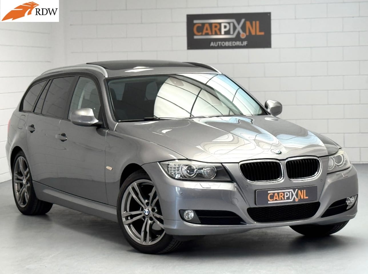 BMW 3-serie Touring - 318i 2011 Facelift, Pano, Xenon, 18" M velgen - AutoWereld.nl