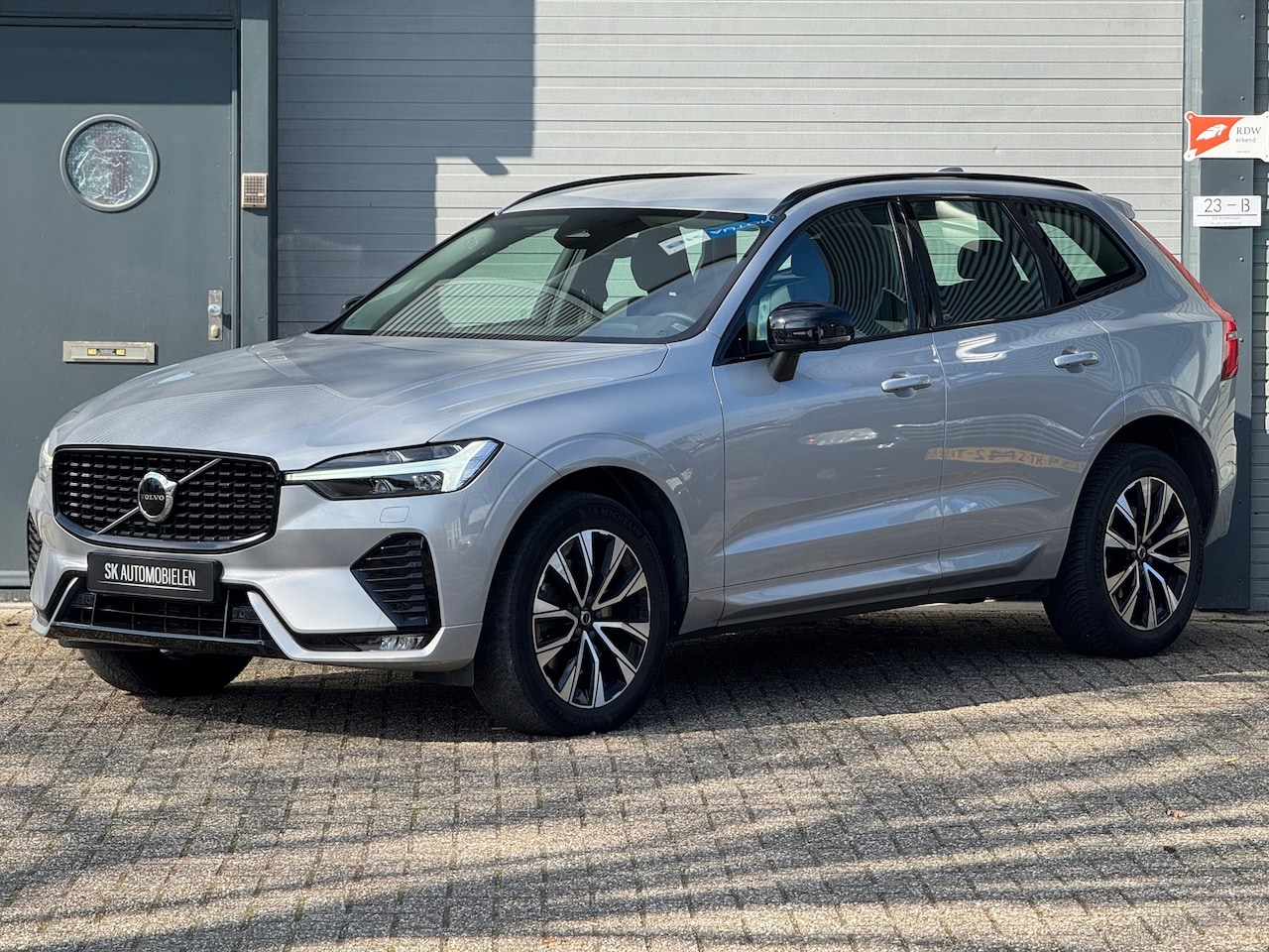 Volvo XC60 - 2.0 D4 Plus Dark - AutoWereld.nl