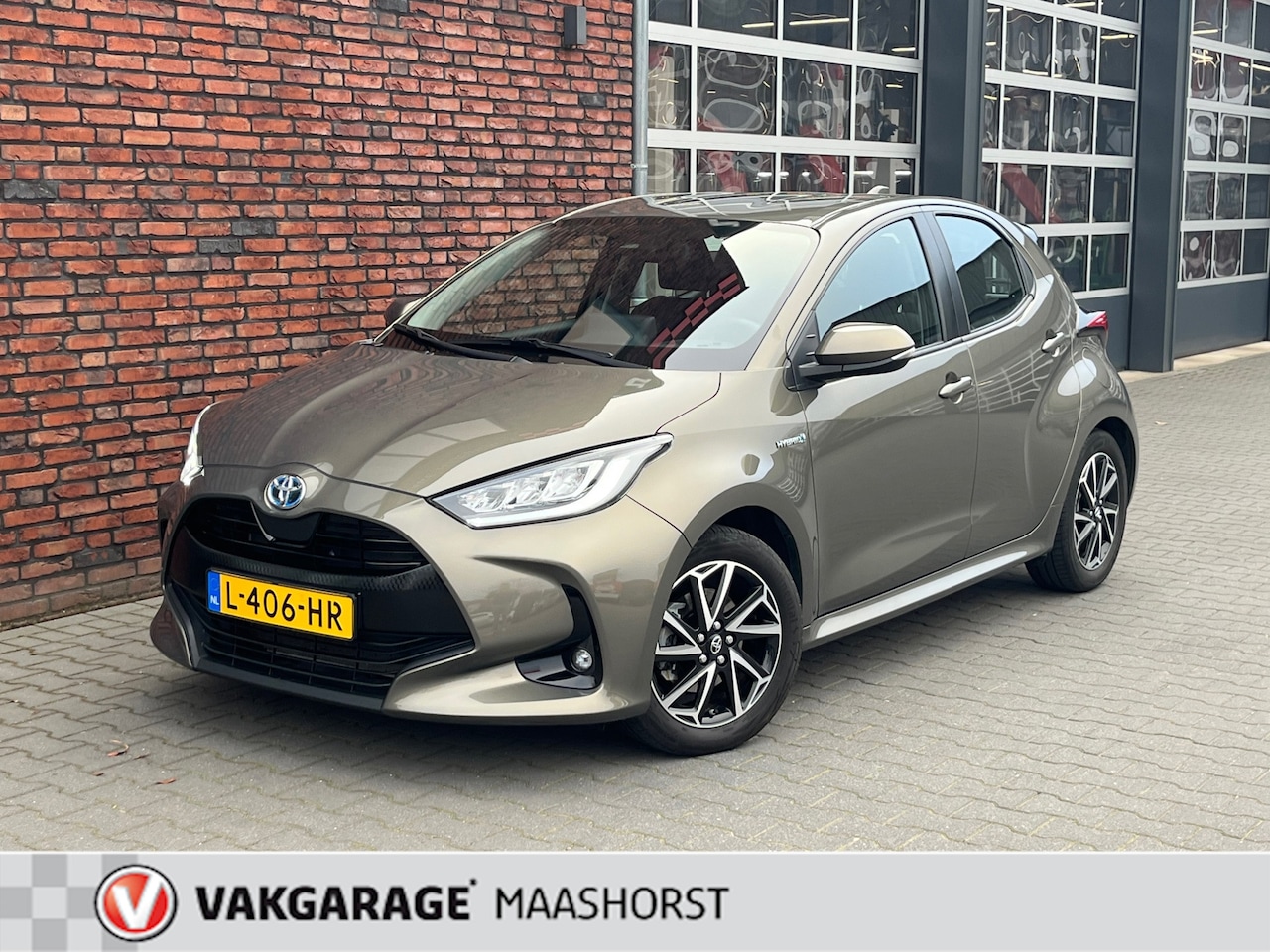 Toyota Yaris - 1.5 Hybrid Dynamic AchteruitrijCam./Adapt.Cruise/LED/DAB+/Clima/AppConnect - AutoWereld.nl