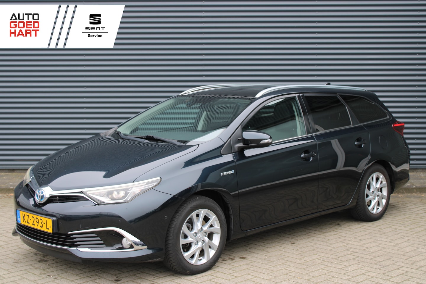 Toyota Auris Touring Sports - 1.8 Hybrid Lease pro Panoramadak Led Keyless Stoelverwarming - AutoWereld.nl