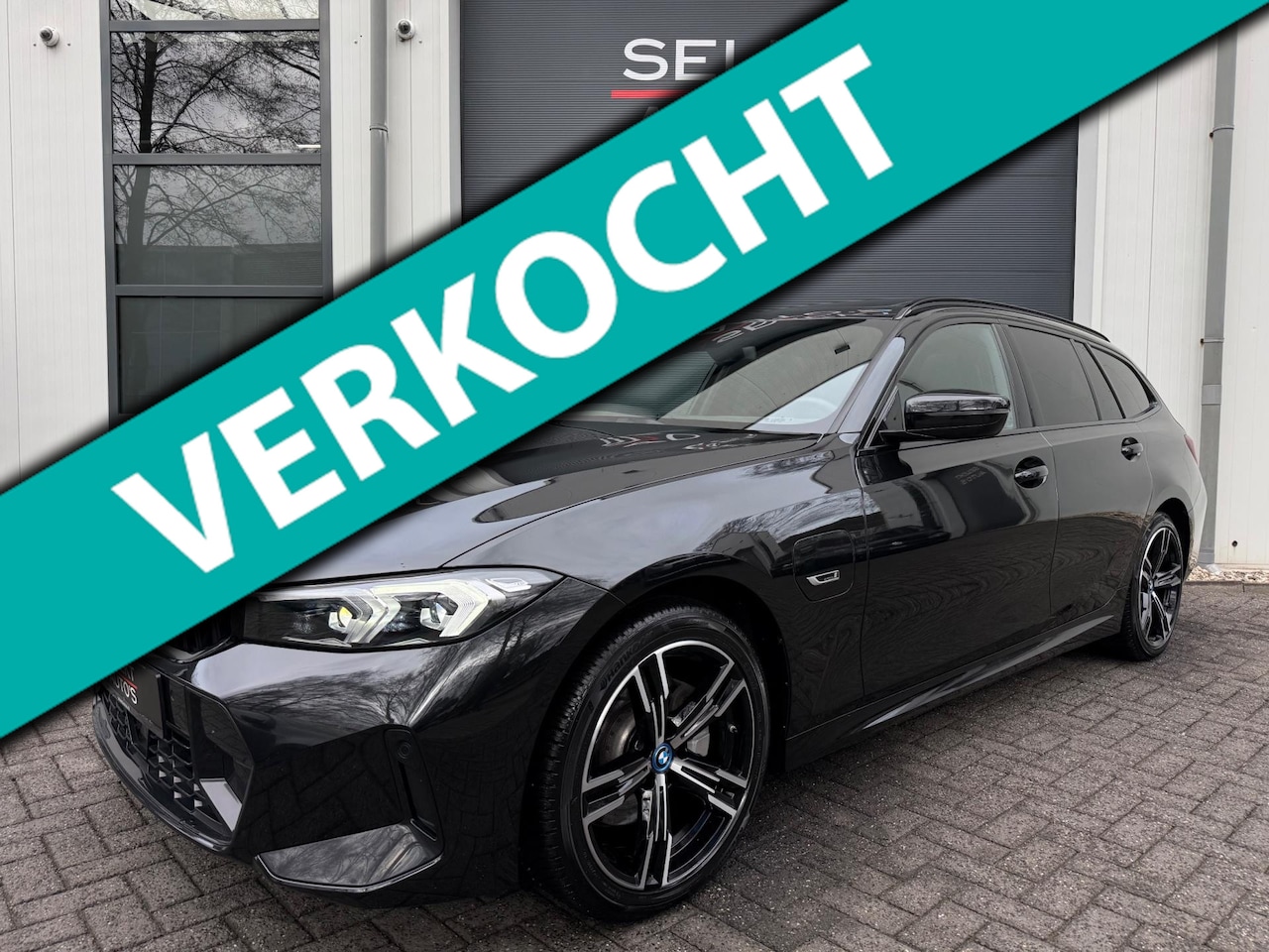 BMW 3-serie Touring - 320e M-Sport Pano/Leder/Widescreen/19 Inch/ACC/Climate/Navi/Car Play/Camera/PDC/Stoelverwa - AutoWereld.nl