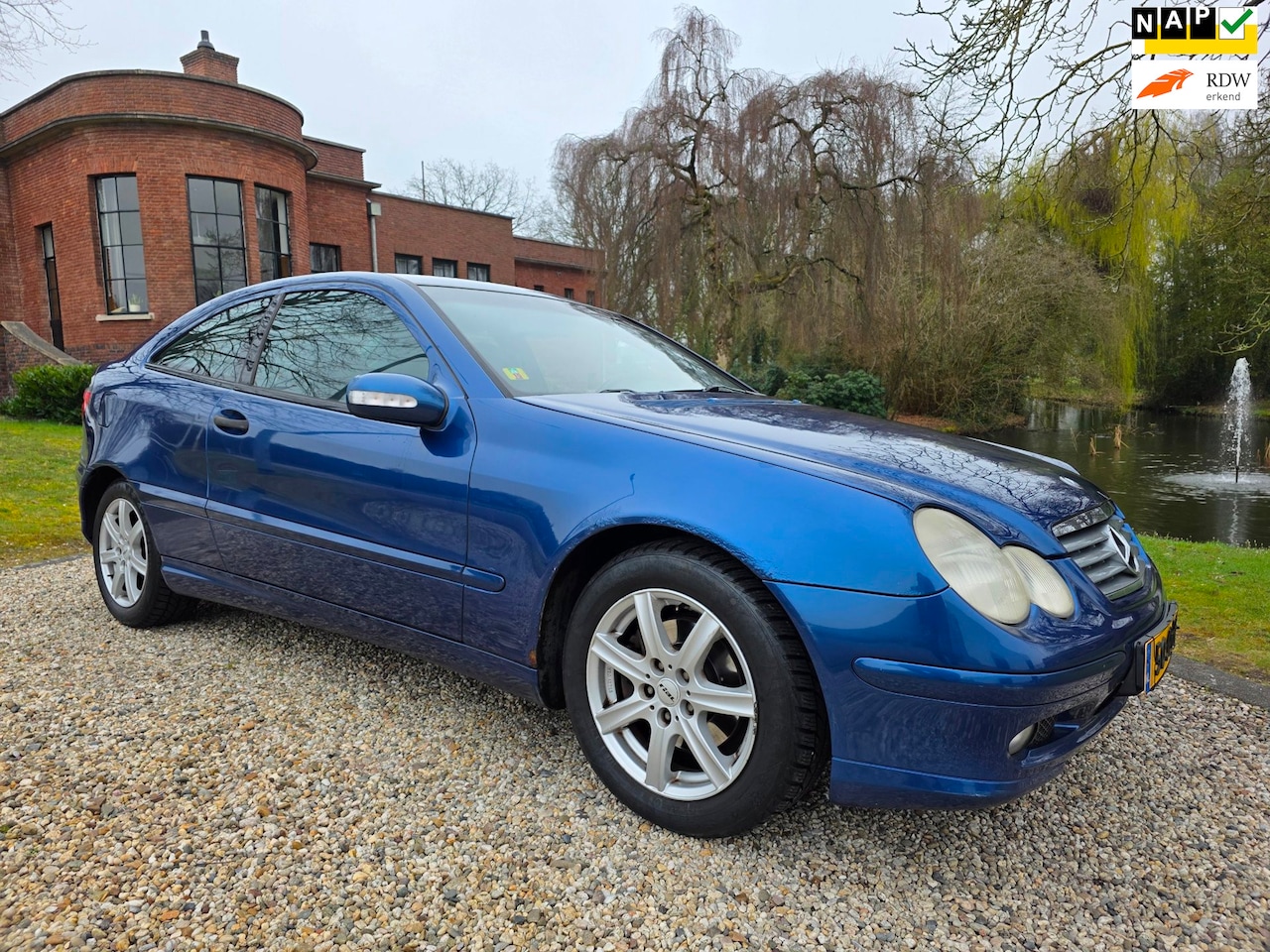 Mercedes-Benz C-klasse Sportcoupé - 200 K. AUTOMAAT/airco/CRUISE - AutoWereld.nl