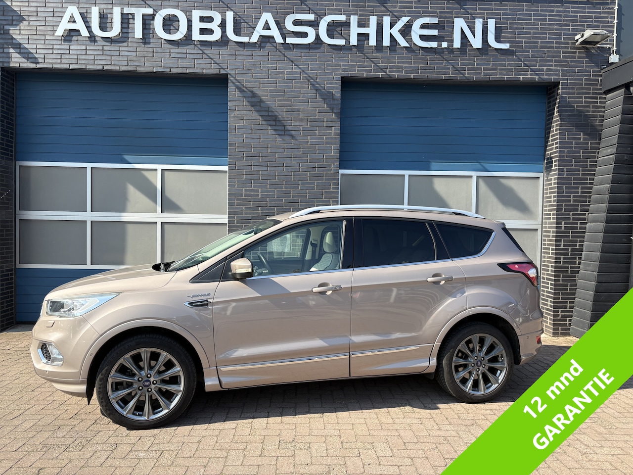 Ford Kuga - 1.5 EcoBoost Vignale 1.5 EcoBoost Vignale, pano, trekhaak,leder - AutoWereld.nl
