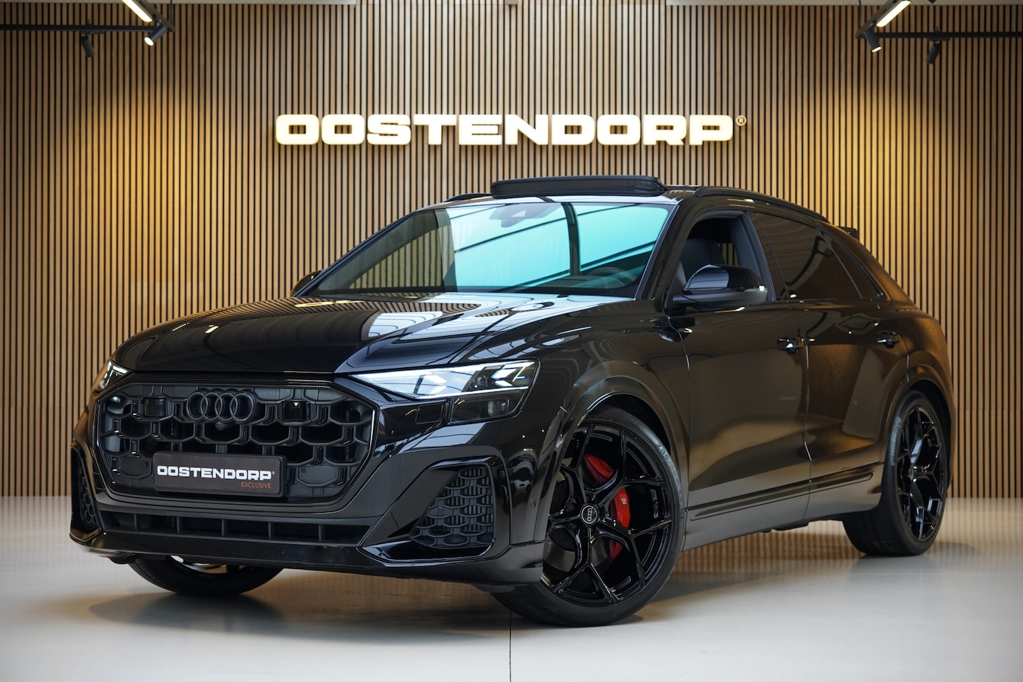 Audi Q8 - 4.0TFSI/507pk SQ8 Quattro Blackstyle|2024|Pano|Luchtvering|Matrix-Laser|Trekhaak|23"Blacks - AutoWereld.nl