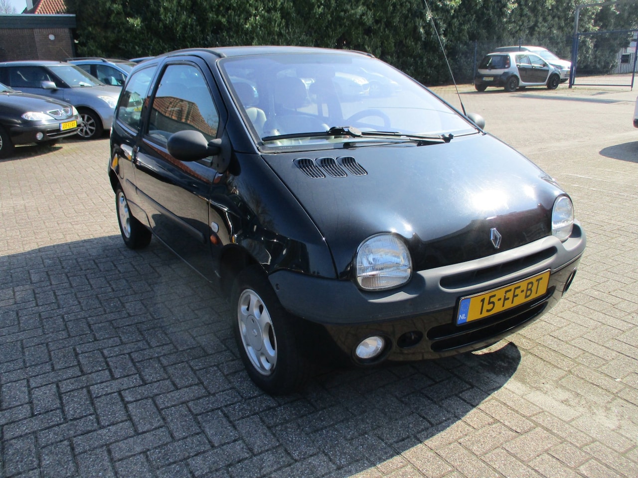 Renault Twingo - 1.2 AIRCO! LEER! APK 3-2027! - AutoWereld.nl