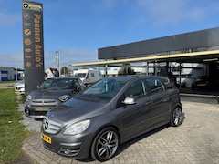 Mercedes-Benz B-klasse - 200|Pano|Sensor|Stoelverwarming
