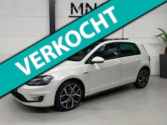 Volkswagen Golf - 1.4 TSI GTE|PANO|KEYLESS|Trekh|