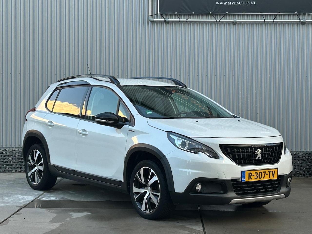 Peugeot 2008 - 1.2 PureTech GT-Line 1.2 PureTech GT-line, Navi, Cruise, Clime - AutoWereld.nl