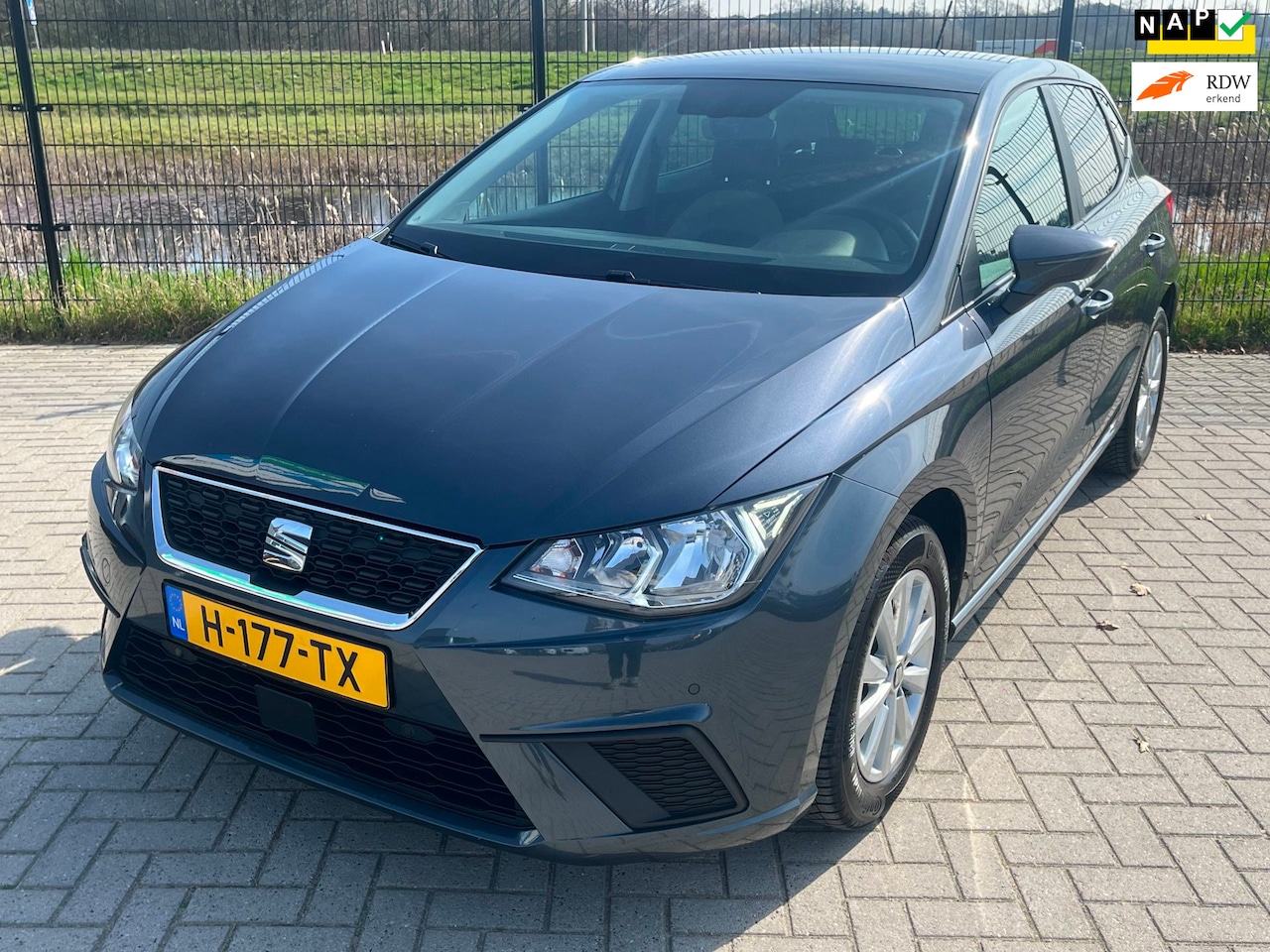 SEAT Ibiza - 1.0 TSI Flex| PDC | Camera | Navi | Carplay | - AutoWereld.nl