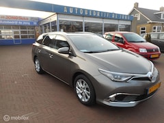 Toyota Auris Touring Sports - 1.2T Executive TREKHAAK+ONBERISPELIJKE STAAT