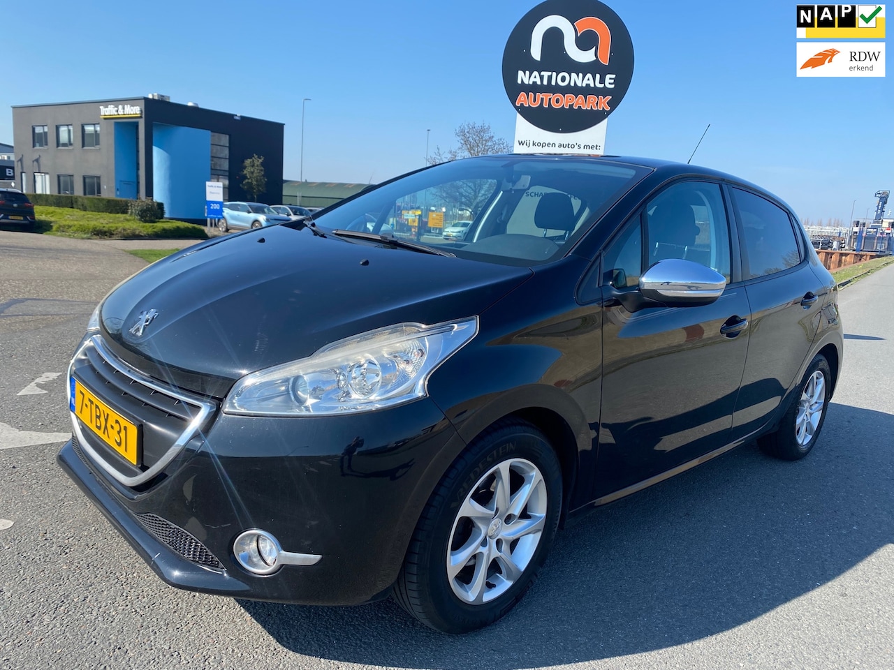 Peugeot 208 - 2014 * 1.2 VTi Oxygo * EXPORT & HANDEL !! - AutoWereld.nl