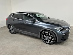 BMW X2 - 2.0, M-Sportpakket, schuifdak, stoelverw, trekhaak, 19 inch, NAP