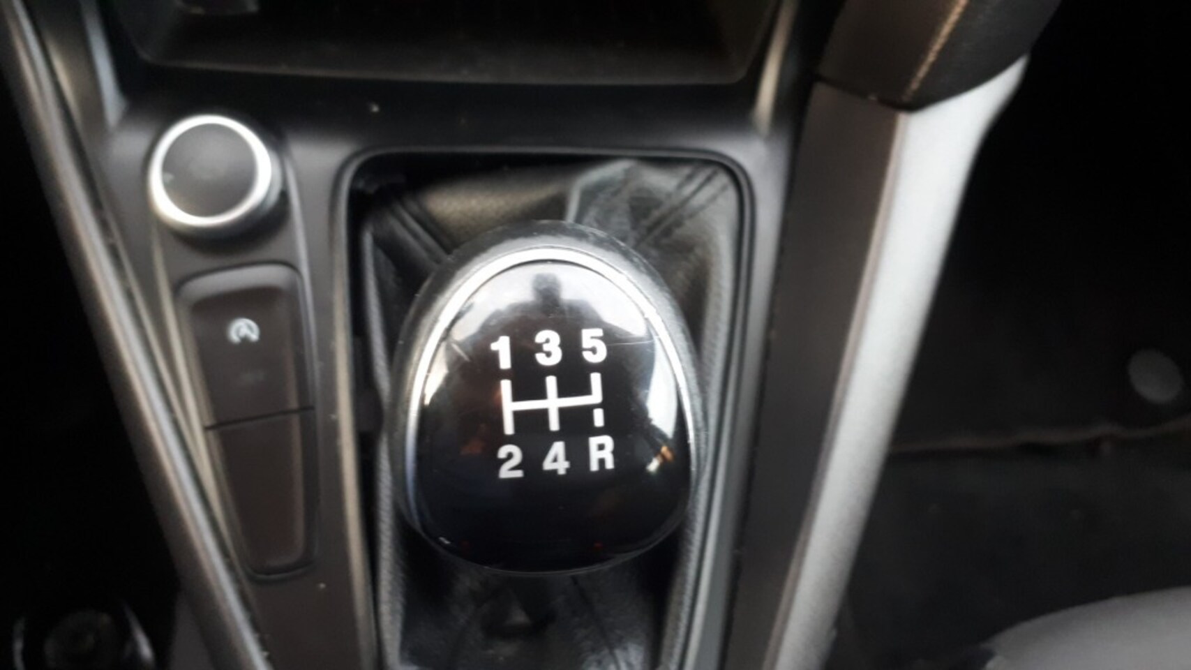 Ford Focus - 1.0 Lease Edition RADIO CD/CLIMATE/NAVI/CRUISE/CV