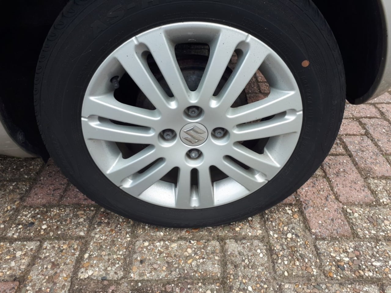 Suzuki Splash - 1.0 VVT Exclusive AIRCO/STOELVERW VOOR/PDC/LMV