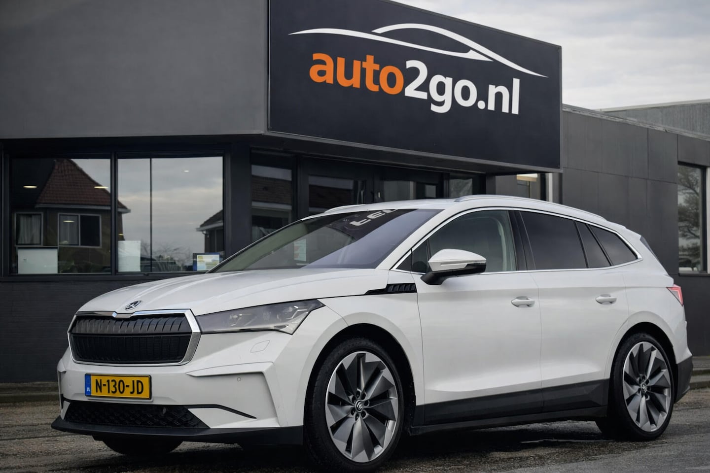 Skoda Enyaq iV - 80 FIRST EDITION HIGH PANODAK VOL-LEDER NAVI CAMERA360 APPLE-CARPLAY LED 22 INCH-LMV PDC - AutoWereld.nl