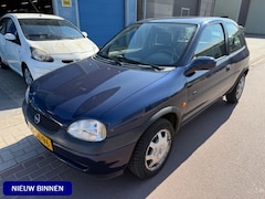 Opel Corsa - 1.4i CDX 1998 Automaat - APK 12-12-2026 Leuke en goed rijdende auto met NAP en boekjes