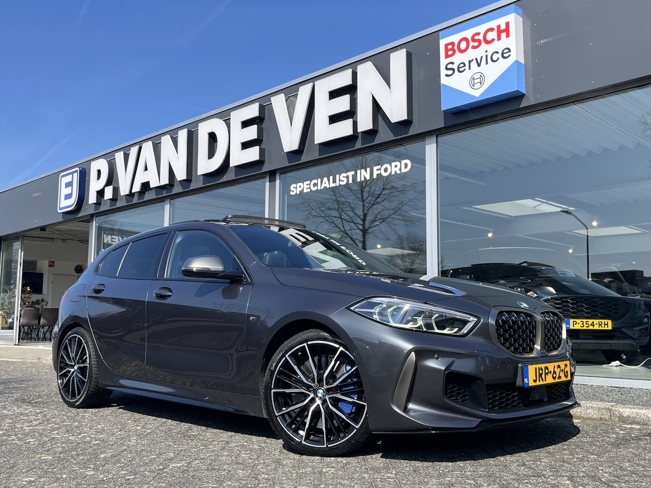 BMW 1-serie - M135i xDrive High Executive M135i xDrive High Executive - AutoWereld.nl