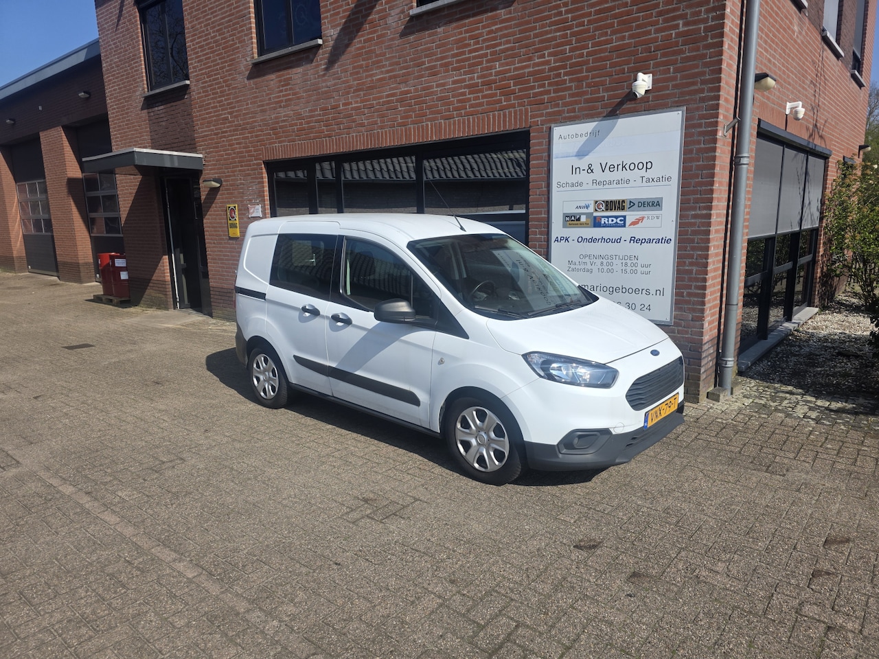 Ford Transit Courier - 1.0 Trend EcoBoost S&S, AIRCO, Cruise , LPG €6500.00 ex btw - AutoWereld.nl