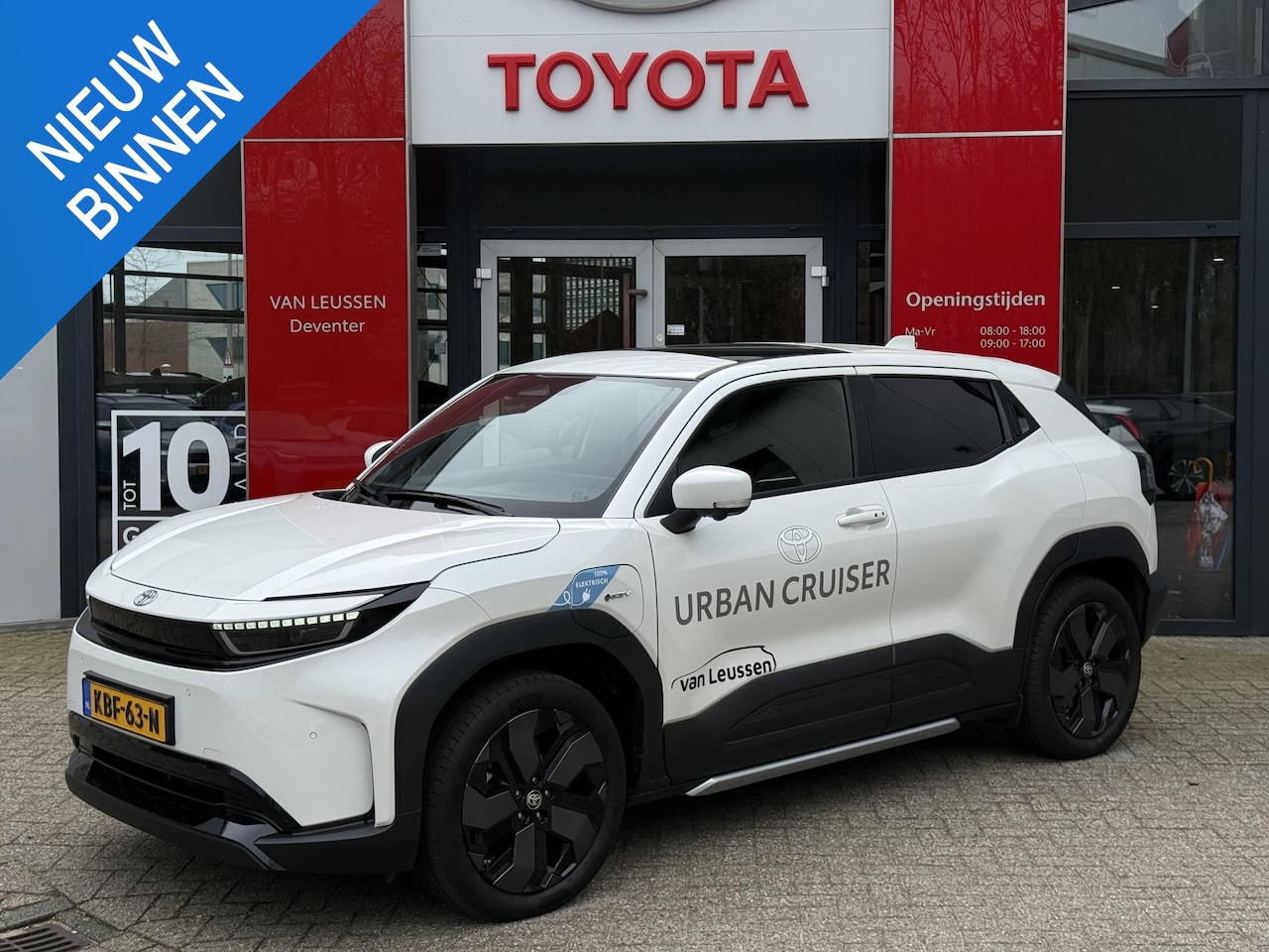 Toyota Urban Cruiser - Executive 61 kWh JBL AUDIO PANORAMADAK 360 GRADEN CAMERA - AutoWereld.nl