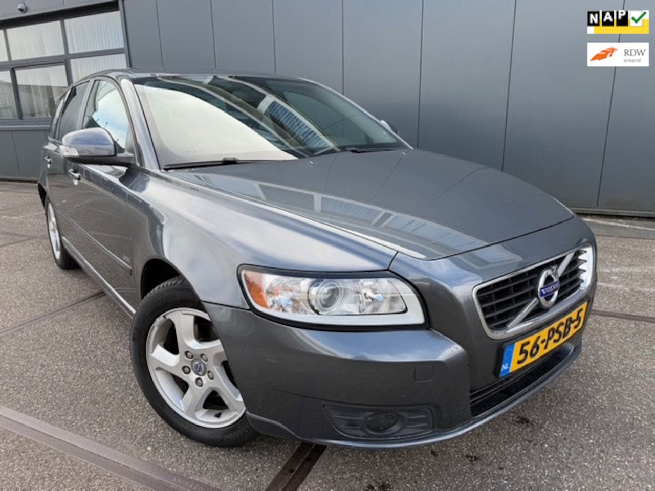 Volvo V50 - 2.0 Sport * NAP * APK * NAVI * BLUETOOTH * - AutoWereld.nl