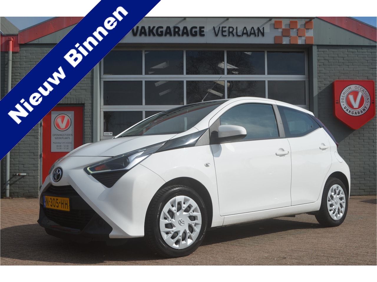Toyota Aygo - 1.0 VVT-i x-play nav. cruise 12 mnd gar. - AutoWereld.nl