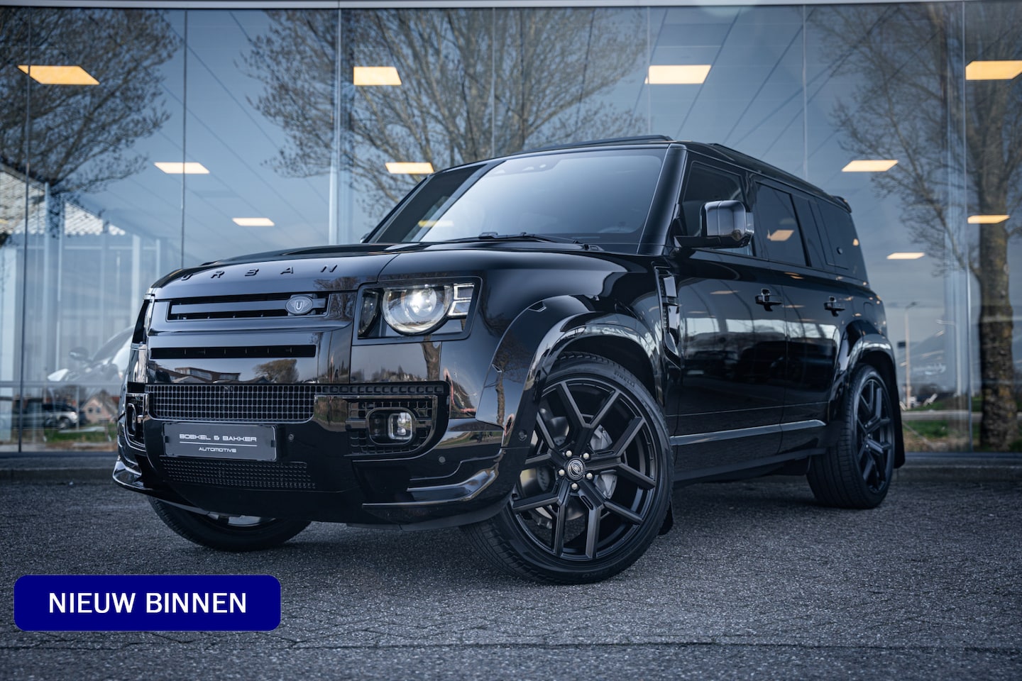 Land Rover Defender 110 - 2.0 P300e 110 X-Dynamic URBAN ** Panodak ** Memory ** Stuurverwarming 23" l.m. velgen - Ur - AutoWereld.nl