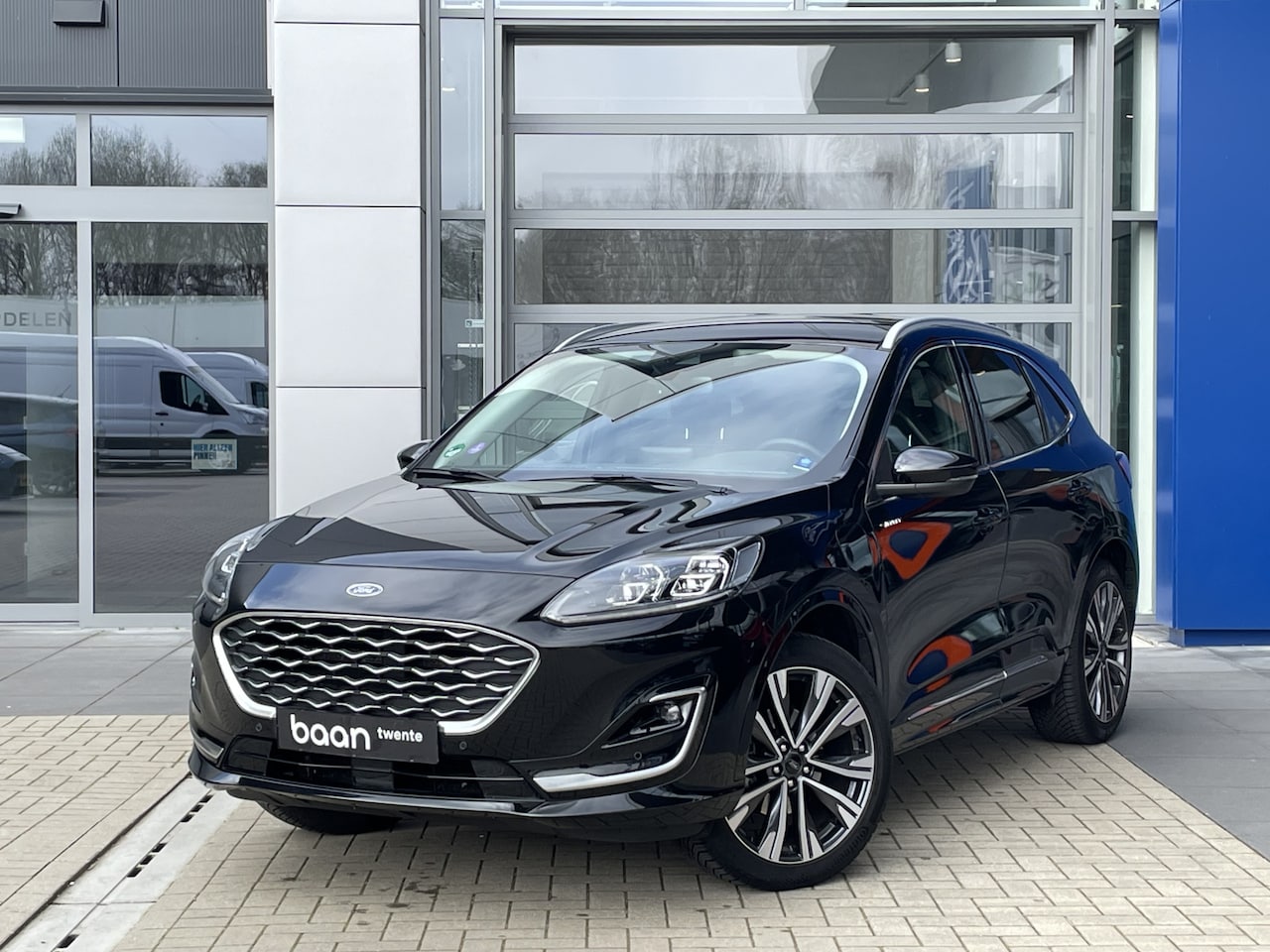 Ford Kuga - 2.5 PHEV Vignale 225pk | Trekhaak | 20" | Leder | Camera s - AutoWereld.nl