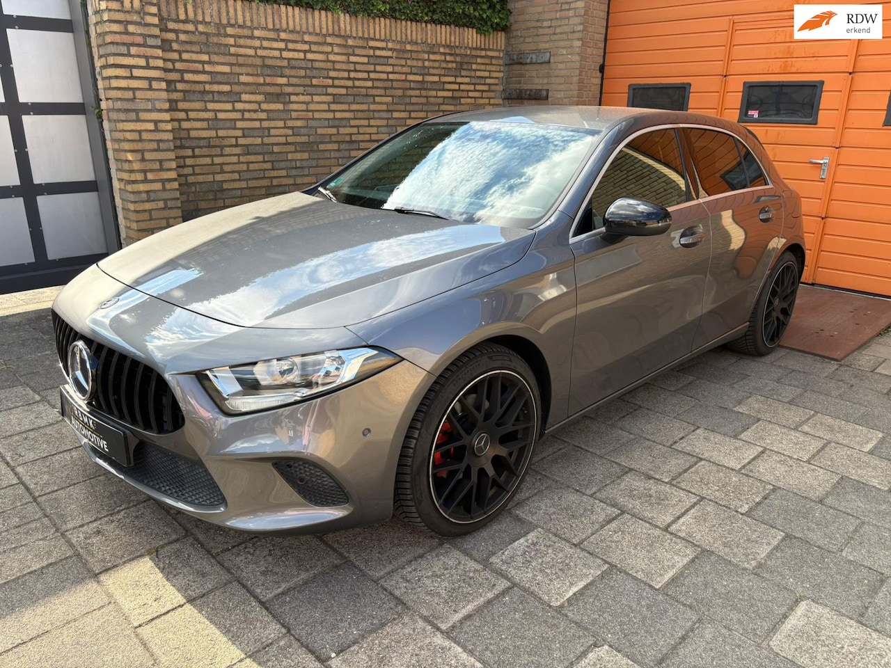 Mercedes-Benz A-klasse - 200 Business Solution / Night pakket / Lederen bekleding! - AutoWereld.nl