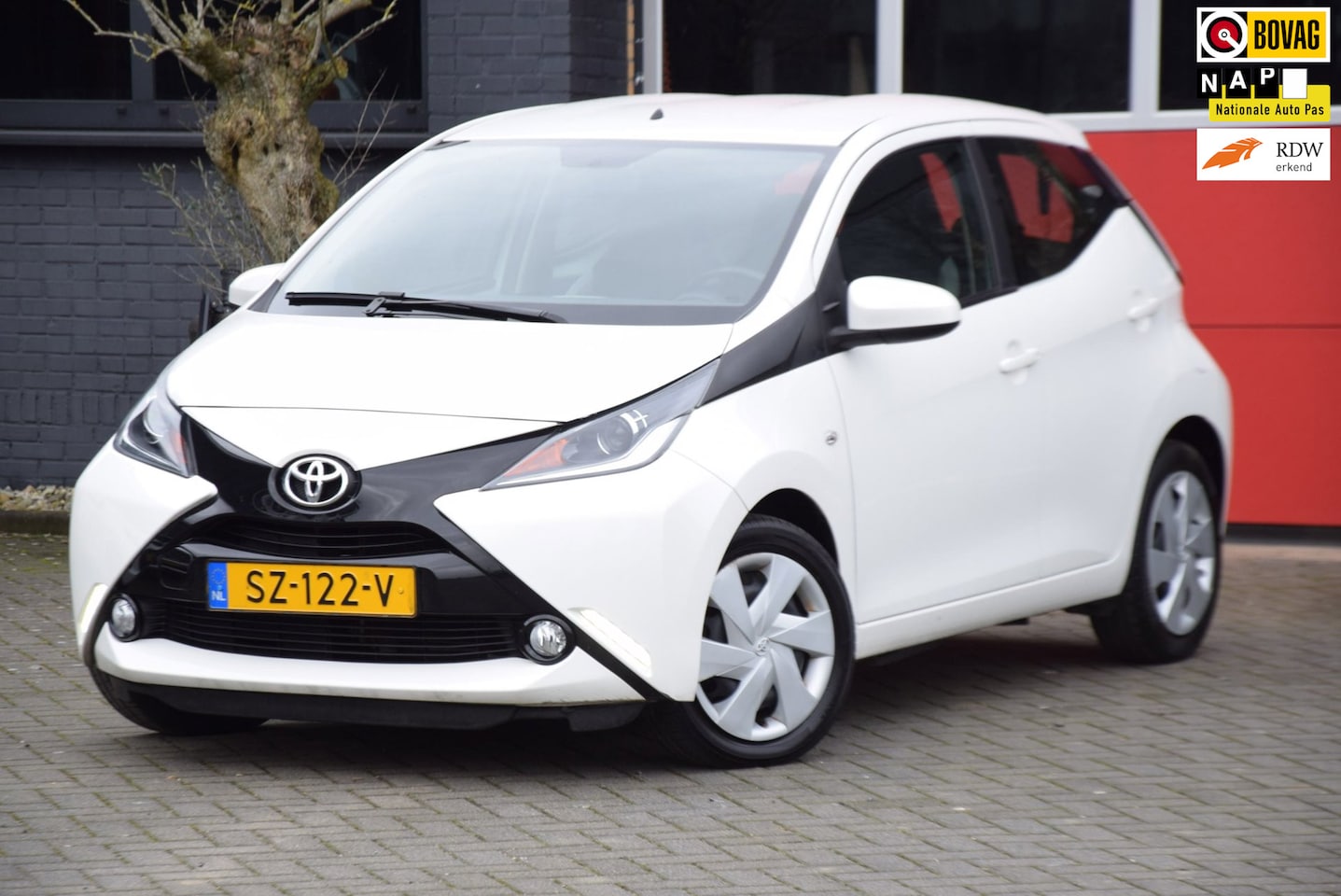 Toyota Aygo - 1.0 VVT-i x-nav 2018 navigatie bluetooth 5 deurs - AutoWereld.nl
