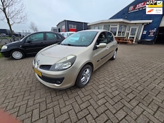 Renault Clio - 1.4-16V Exception