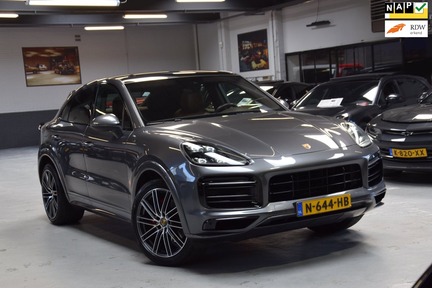 Porsche Cayenne Coupé - 3.0 E-Hybrid Nightvision|Panoramadak|Org.NL|2e Eig.|Nwp.143500 - AutoWereld.nl