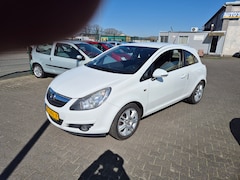 Opel Corsa - Corsa 1.0-12V Selection
