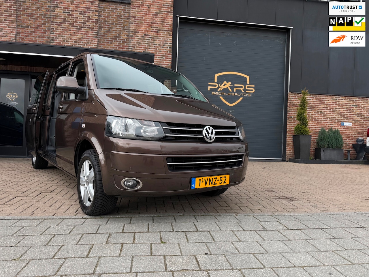 Volkswagen Transporter - 2.0 TDI L2H1 LANG DC LIMITED EDITION Automaat 140PK Dubbele Cabine Airco Navi Cruise Elk.R - AutoWereld.nl