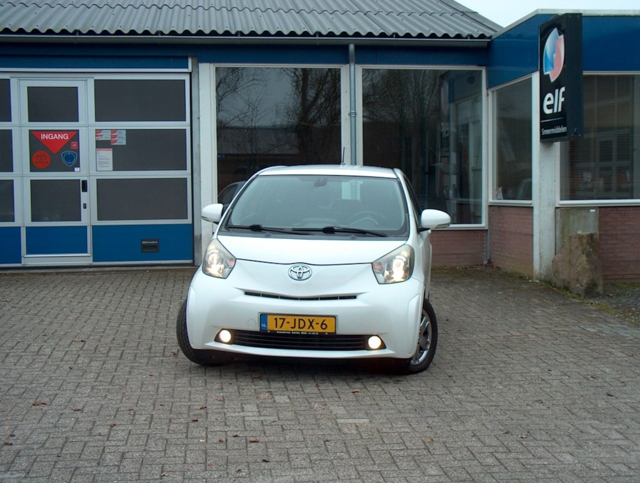 Toyota iQ - 1.0 VVTi Aspiration 1.0 VVTi Aspiration - AutoWereld.nl