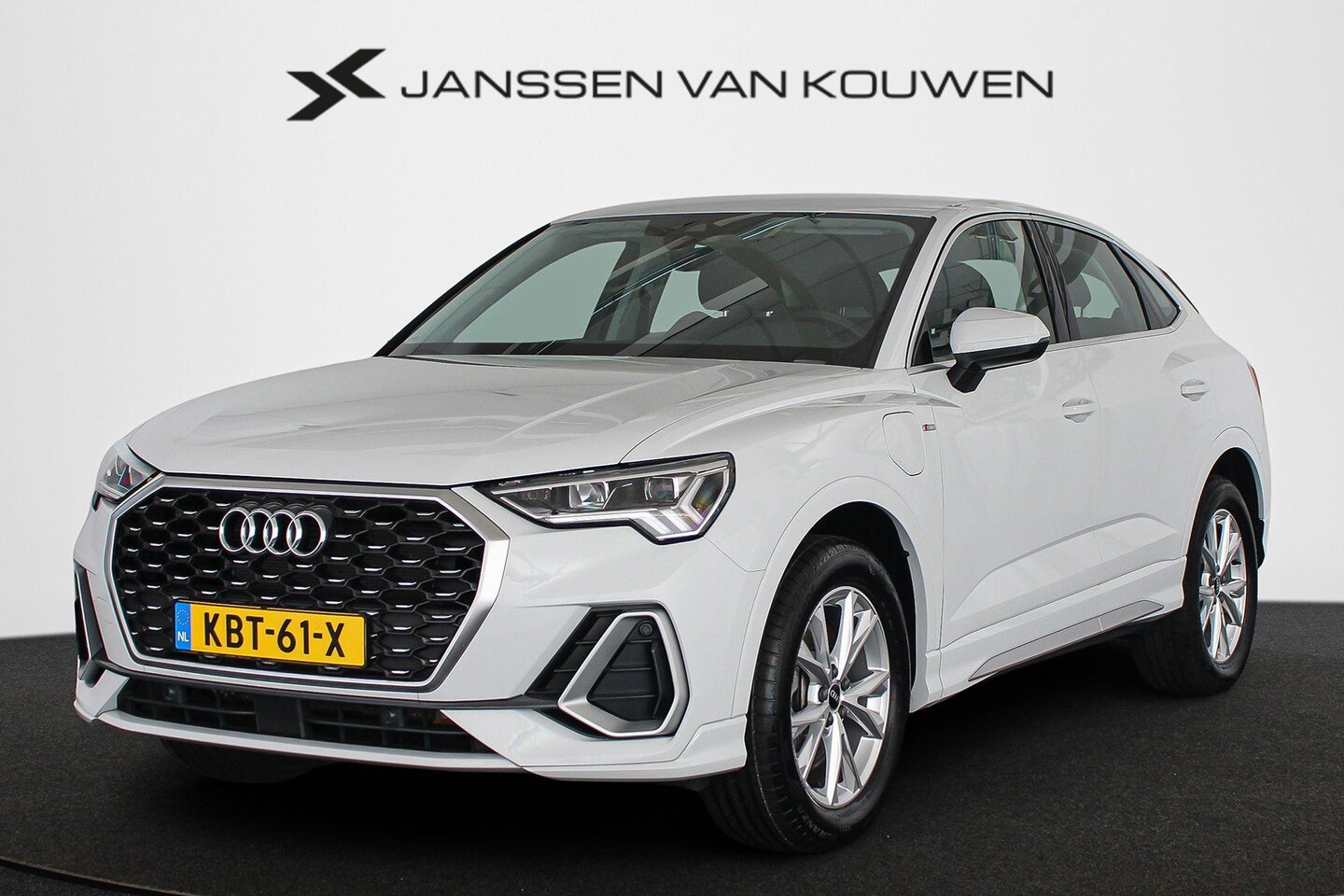 Audi Q3 Sportback - 45 TFSI e S Edition S Line Achteruitrijcamera Keyless Stoelverwarming - AutoWereld.nl