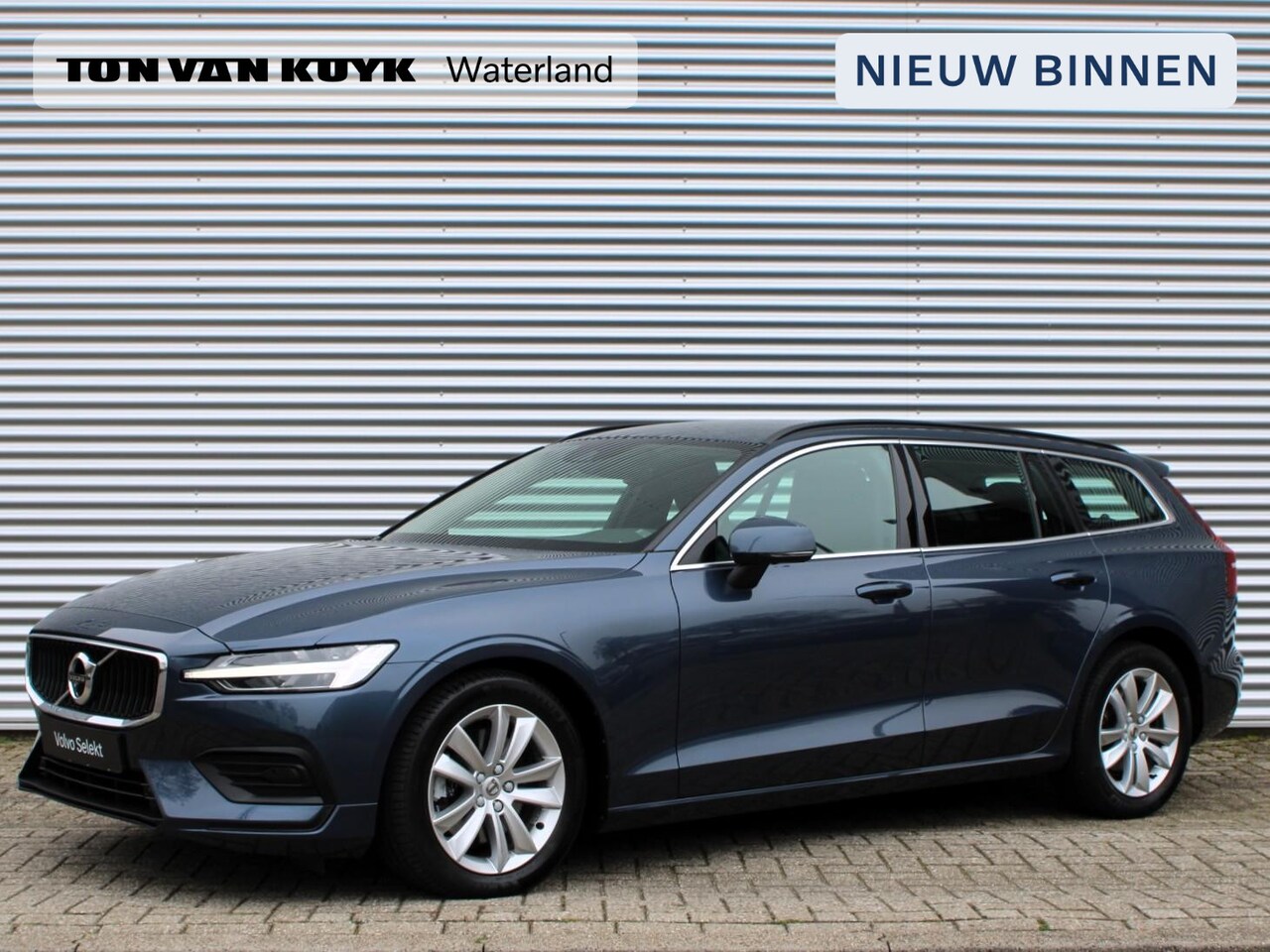 Volvo V60 - 2.0 B3 Momentum Business Automaat / Adaptieve Cruise Control / 360* camera / Climate Pack - AutoWereld.nl